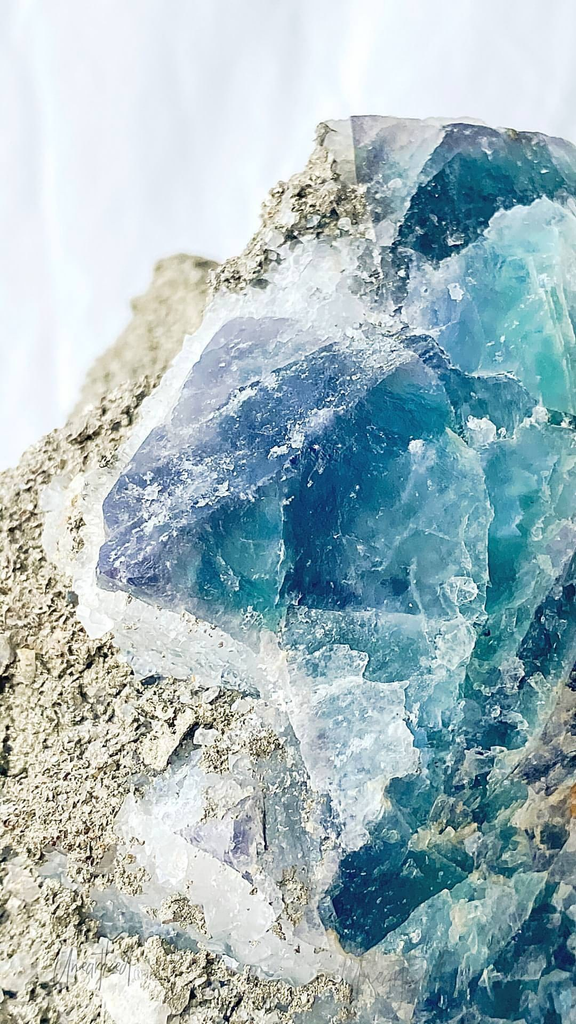 Free Download | Phone Background 31 - Unearthed Crystals