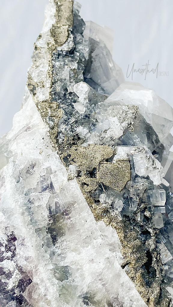 Free Download | Phone Background 32 - Unearthed Crystals