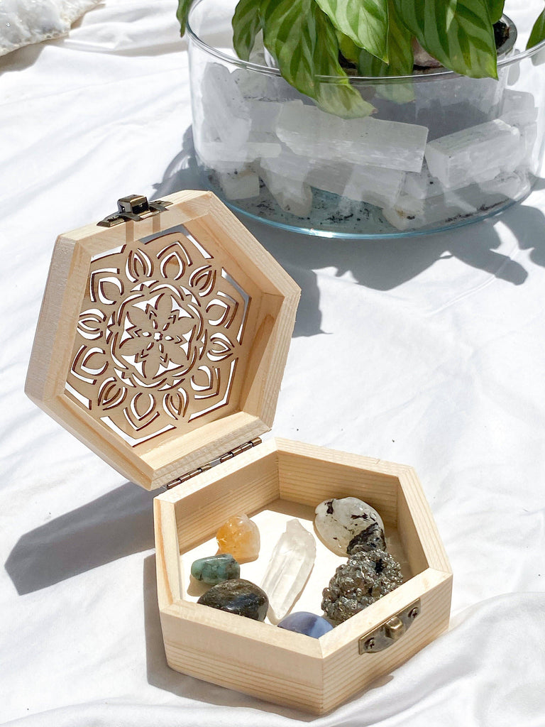 Hormonal Balance Antidote Box  © - Unearthed Crystals