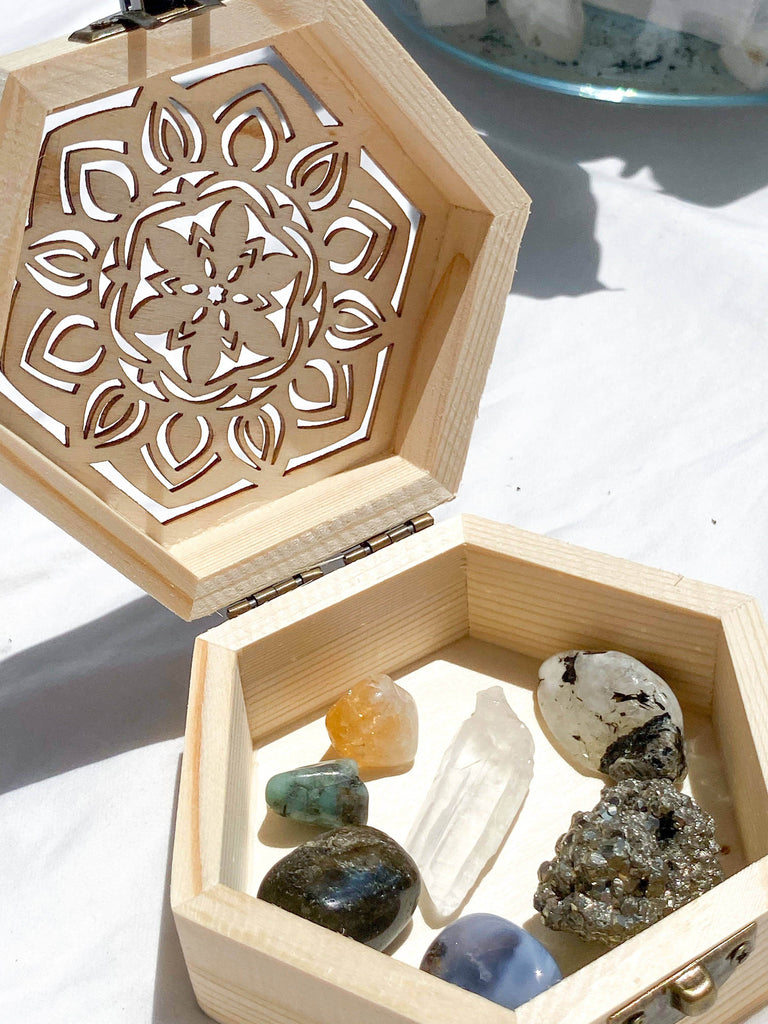 Hormonal Balance Antidote Box  © - Unearthed Crystals