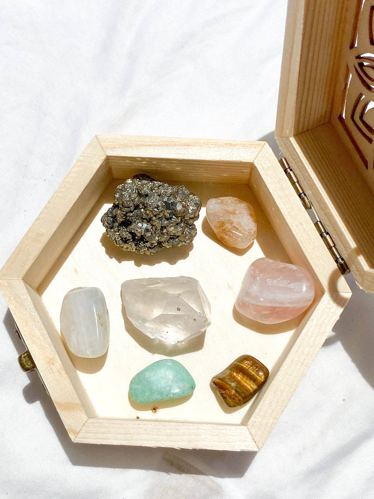 Self Esteem + Courage Antidote Box  © - Unearthed Crystals