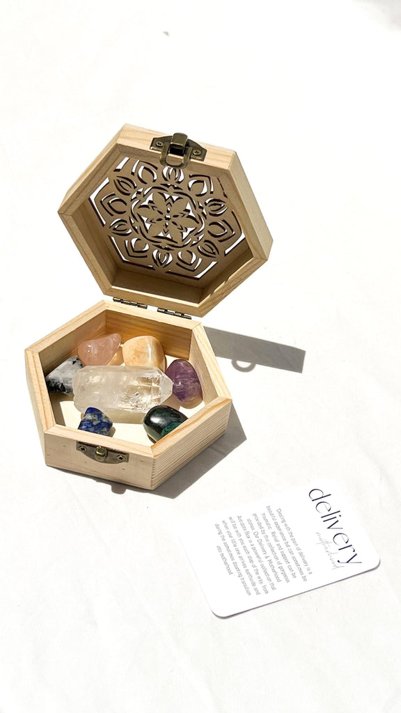 Delivery + Motherhood Antidote Box © - Unearthed Crystals